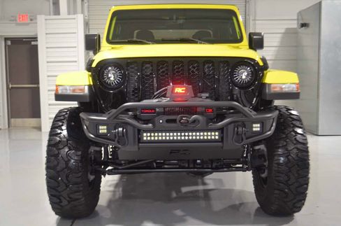 Used 2023 Jeep Gladiator Willys image 2