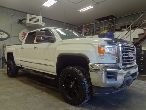 Used 2016 GMC Sierra 2500 image 1
