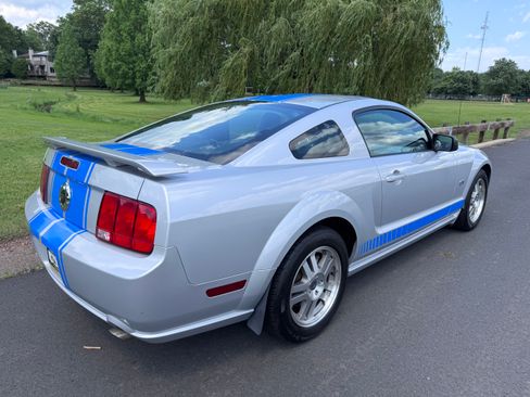 Used 2005 Ford Mustang GT Premium image 29
