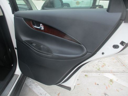 Used 2017 INFINITI QX50 Journey image 20