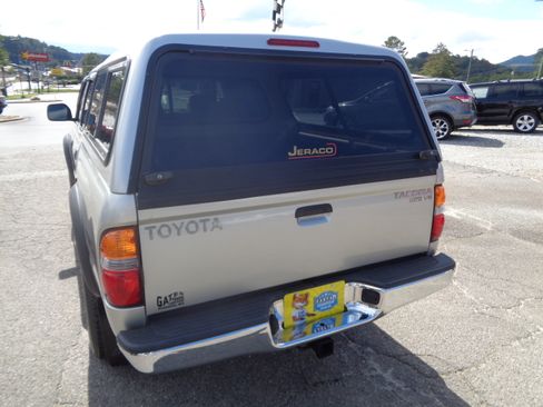 Used 2004 Toyota Tacoma TRD Off-Road image 10