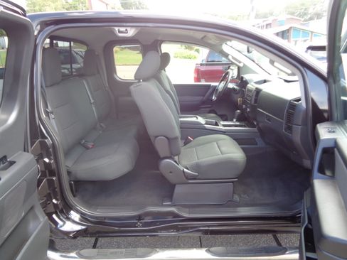 Used 2012 Nissan Titan SV image 34