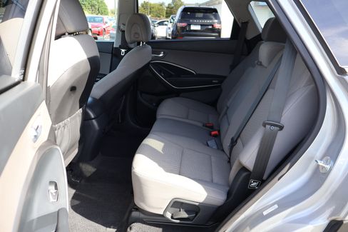 Used 2019 Hyundai Santa Fe XL SE image 15