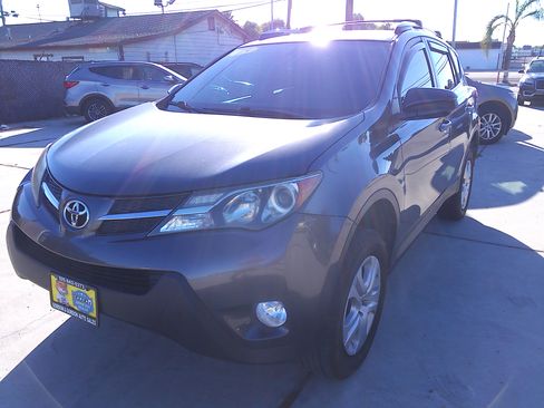 Used 2015 Toyota RAV4 LE image 2