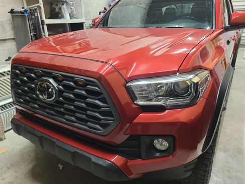 Used 2018 Toyota Tacoma TRD Off-Road image 28