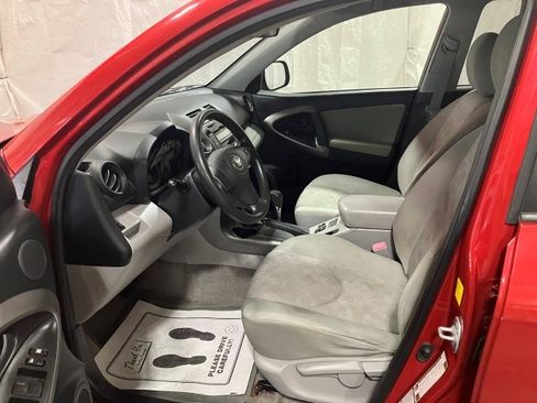 Used 2011 Toyota RAV4 image 2