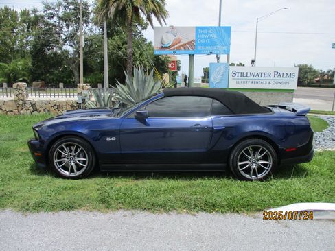 Used 2012 Ford Mustang GT image 2