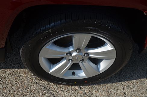Used 2016 Jeep Compass Sport image 21