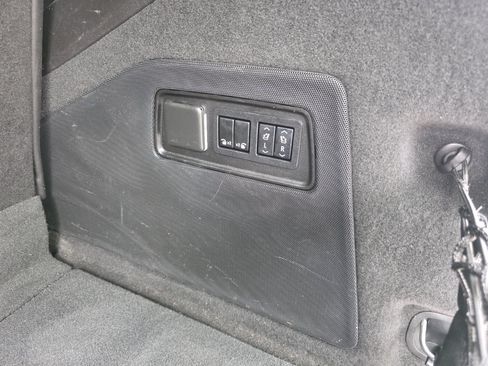 Used 2021 Cadillac Escalade Premium image 20