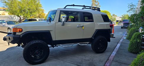 Used 2008 Toyota FJ Cruiser image 16