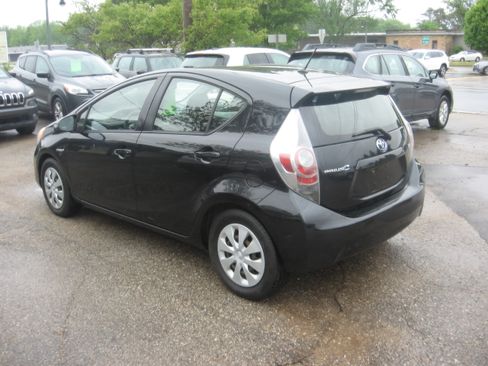 Used 2014 Toyota Prius C Two image 6