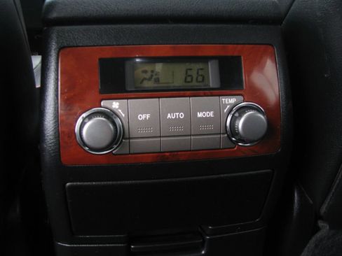 Used 2013 Toyota Highlander Limited image 14