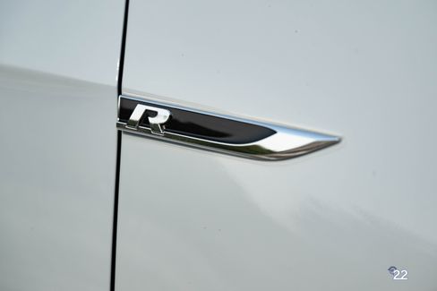 Used 2019 Volkswagen Golf R image 12