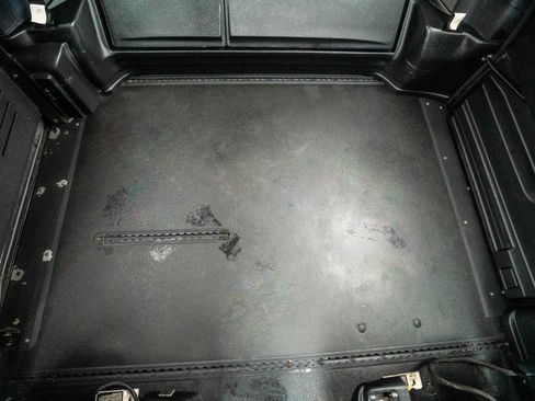 Used 2015 Toyota Sienna SE image 39