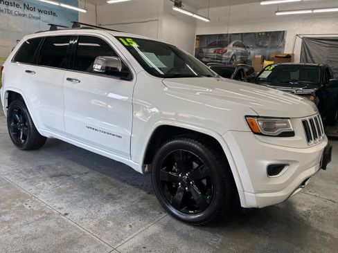 Used 2015 Jeep Grand Cherokee Overland image 16