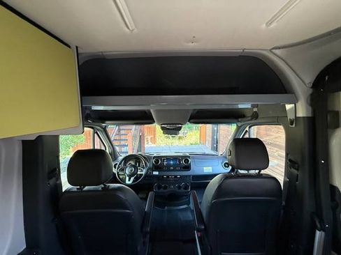 Used 2019 Mercedes-Benz Sprinter 2500 image 13