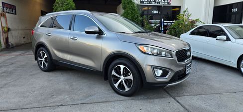 Used 2016 Kia Sorento EX-L image 4