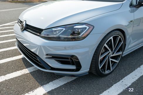 Used 2019 Volkswagen Golf R image 11