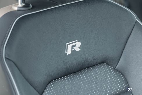 Used 2019 Volkswagen Golf R image 23