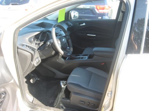Used 2017 Ford Escape SE image 7