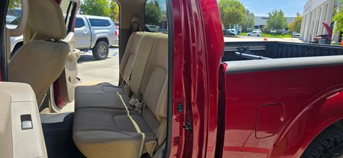 Used 2008 Nissan Frontier SE image 30