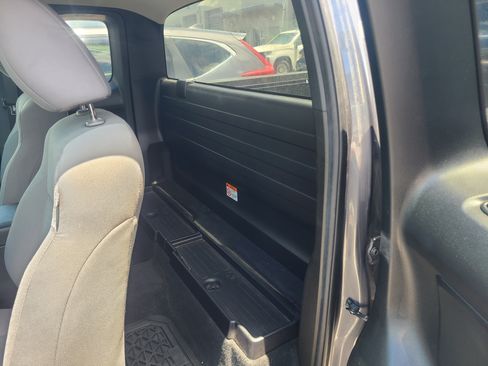 Used 2021 Toyota Tacoma image 10