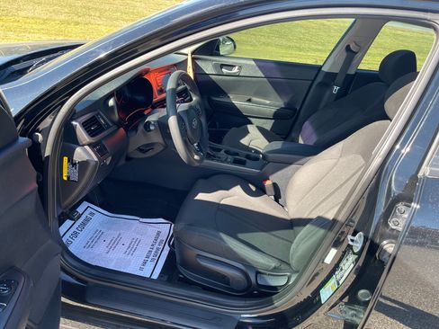 Used 2016 Kia Optima LX image 9