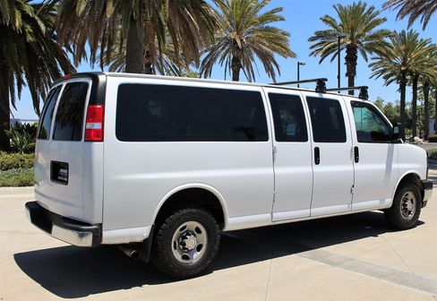 Used 2018 Chevrolet Express 3500 LT image 7