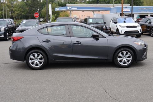 Used 2015 MAZDA MAZDA3 i SV image 9