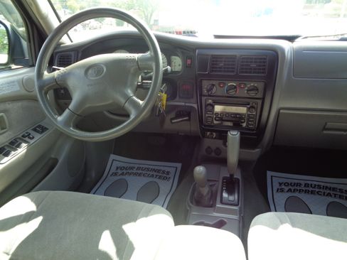 Used 2004 Toyota Tacoma TRD Off-Road image 38