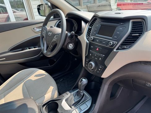 Used 2018 Hyundai Santa Fe Sport image 14