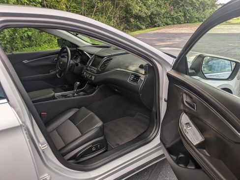 Used 2020 Chevrolet Impala LT image 8