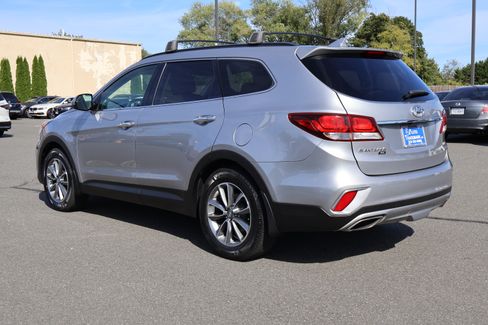 Used 2019 Hyundai Santa Fe XL SE image 6