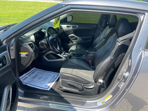 Used 2015 Hyundai Veloster image 7