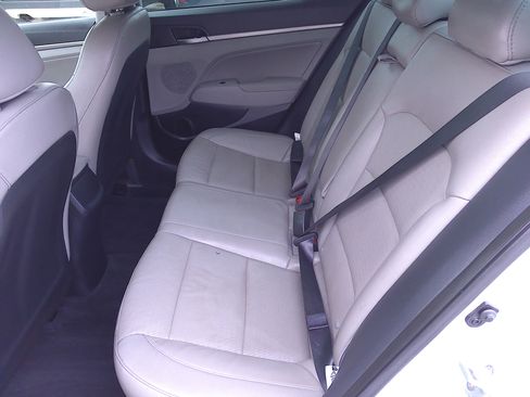 Used 2017 Hyundai Elantra Limited image 8
