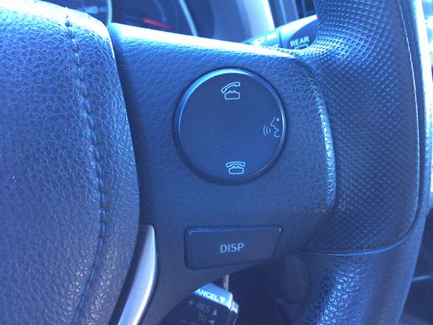 Used 2015 Toyota RAV4 LE image 28
