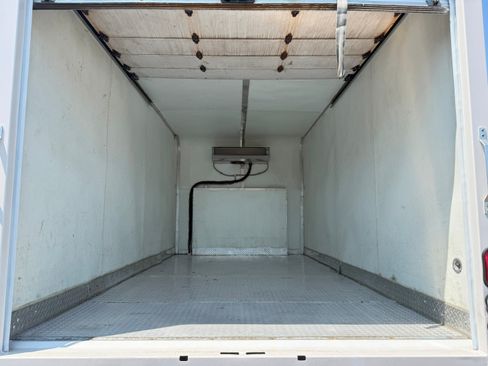 Used 2015 Ford E-350 and Econoline 350 image 9