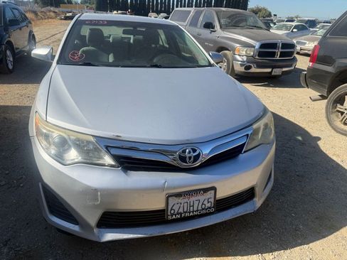Used 2013 Toyota Camry L image 2