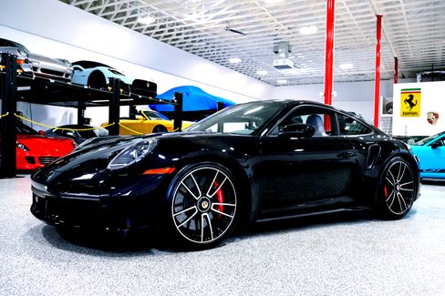 Used 2022 Porsche 911 Turbo image 1