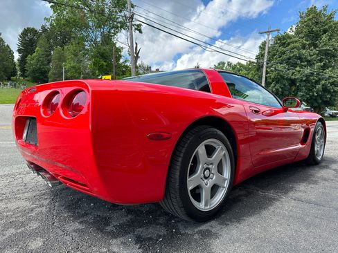 Used 1998 Chevrolet Corvette image 4