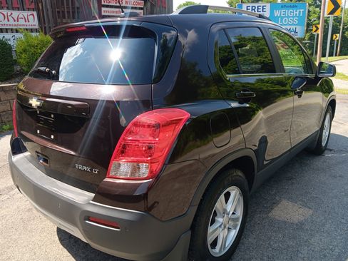 Used 2016 Chevrolet Trax LT image 2