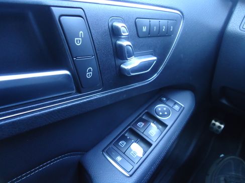 Used 2014 Mercedes-Benz E 350 Sport image 20