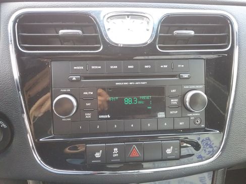 Used 2013 Chrysler 200 Limited image 12