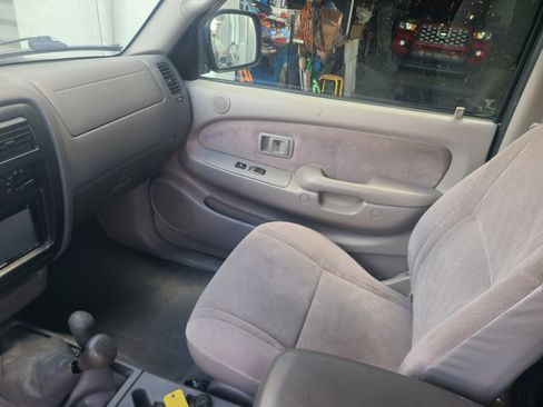 Used 2004 Toyota Tacoma image 10