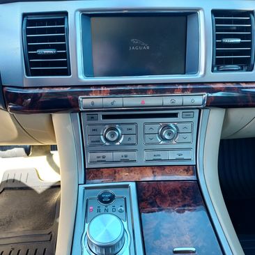 Used 2009 Jaguar XF Premium image 8