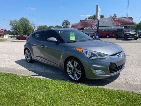 Used 2015 Hyundai Veloster image 5