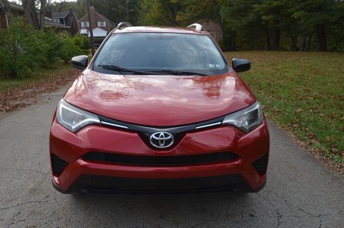 Used 2016 Toyota RAV4 LE image 8
