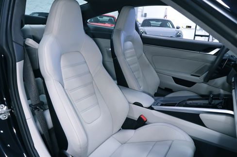 Used 2022 Porsche 911 Turbo image 18