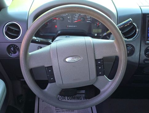 Used 2005 Ford F150 image 13