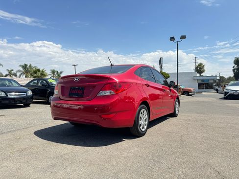 Used 2012 Hyundai Accent GLS image 7